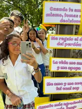 En el Día de la Prevención del Suicidio, la Casa de Mujeres Empoderadas participó en el Carnaval de la Alegría, Sembrando Vida en Ginebra