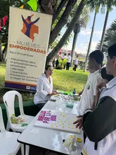 En el Día de la Prevención del Suicidio, la Casa de Mujeres Empoderadas participó en el Carnaval de la Alegría, Sembrando Vida en Ginebra