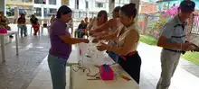 En Buga, 30 mujeres del barrio Aures se entrenan en decoración con globos, potenciando sus habilidades y autonomía económica 1