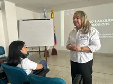 En el Hospital Divino Niño de Buga, se realizó una capacitación sobre el Consultorio Rosa y atención comunitaria, incluyendo un taller de comunicación asertiva.