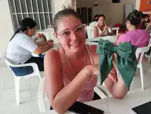 En San Pedro, 45 mujeres participaron en un taller de moños coquette, organizado por la Casa de Mujeres Empoderadas y la Alcaldía, para fortalecer su salud mental