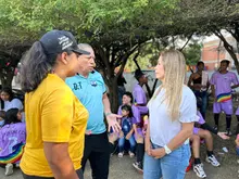 Recorrimos con la gobernadora Dilian  los barrios de la comuna 7 de Cali, compartiendo con la comunidad a través del baile y el deporte, incluyendo a niños, jóvenes, mujeres y la población LGBTI