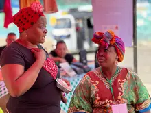 En el mercado campesino Manos y Tierra en Dagua, se llevó a cabo el “Taller Mariposa”, que busca empoderar a las personas al reconocer su historia y aprendizaje