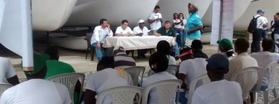 Pescadores de Buenaventura reciben embarcaciones para mejorar su productividad