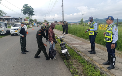 Gobernación del Valle del Cauca rechaza agresiones a agentes de tránsito durante un operativo en Dagua