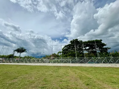 Los juegos con pelota se practican más seguros en el polideportivo de Villa Vanegas en Ginebra