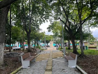 El mecato vallecaucano, con la mejor vitrina en Bugalagrande; avanza transformación del parque Simón Bolívar