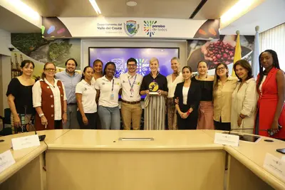 “Son nuestra fuerza, trabajamos con amor para que tengan un mejor futuro”: Gobernadora al recibir premio ‘Gobernante Comprometida con la niñez’