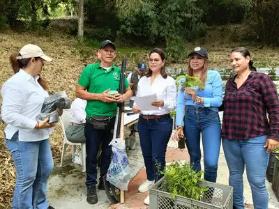 Gobernación entrega kits productivos para fortalecer viveros comunitarios