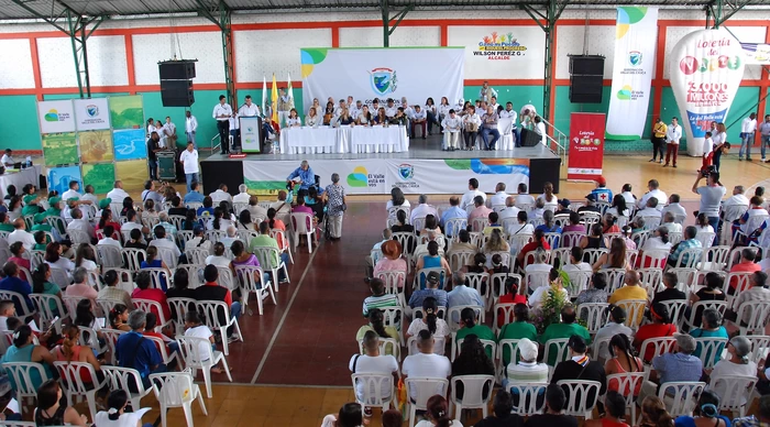 Gerente de Acuavalle despejó inquietudes de la comunidad de Andalucía