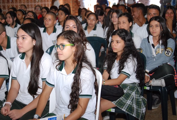 De casa en casa, gobernadora inicia búsqueda de  menores en edad escolar para que sean matriculados