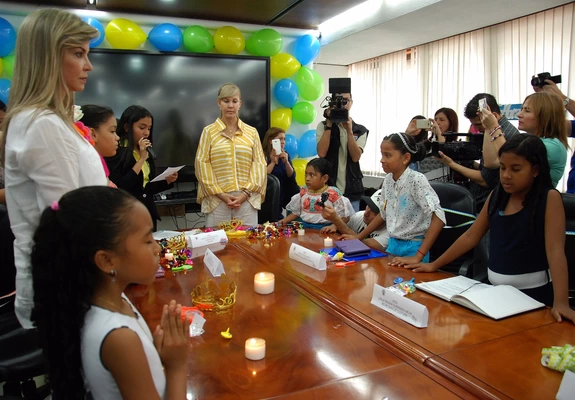 Consejo de gobierno infantil inició con  una oración por las víctimas de Mocoa