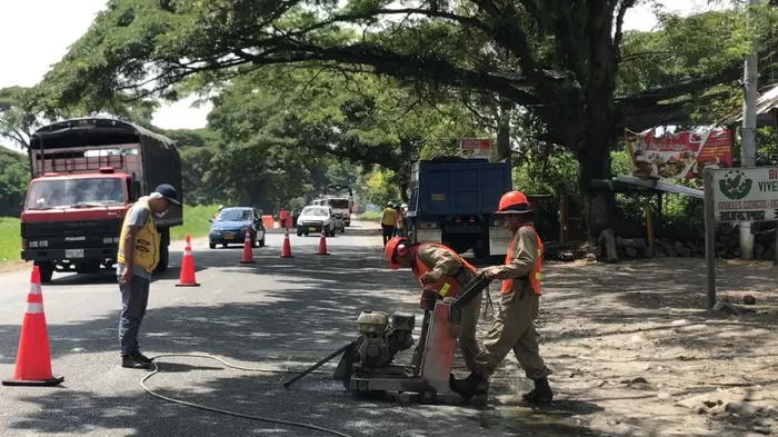 Por incumplimiento de contratista en obras de señalización y bacheo en la vía Cali-Candelaria Gobierno del Valle lo sanciona