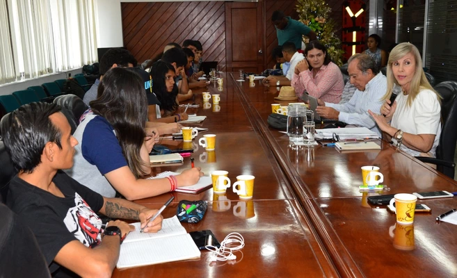 En dialogo abierto, Gobernadora y voceros estudiantiles de Univalle analizaron panorama del alma máter