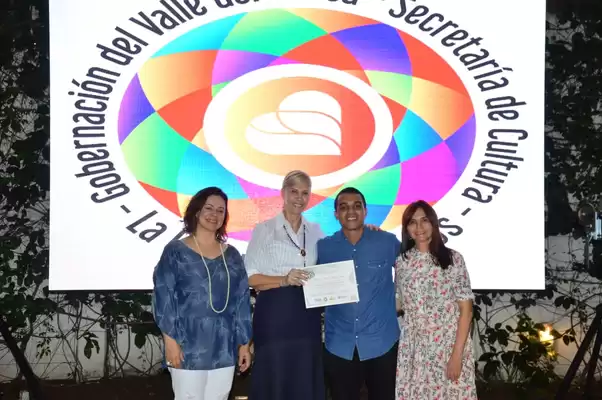 195 artistas y gestores culturales fueron certificados  en técnica vocal, video y marketing digital