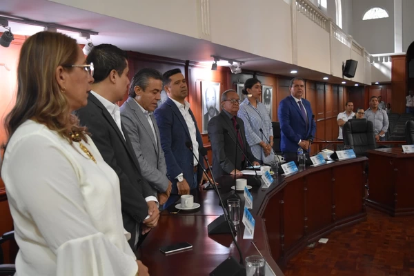 La Secretaria General del Valle, María Leonor Cabal Sanclemente, hizo la instalación de las sesiones extraordinarias en la Asamblea Departamental del Valle del Cauca.