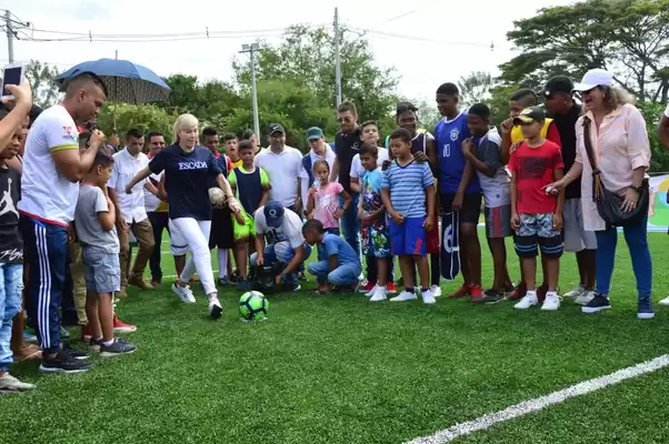 San Antonio, en El Cerrito, ya cuenta con  cancha sintética nueva y parque biosaludable