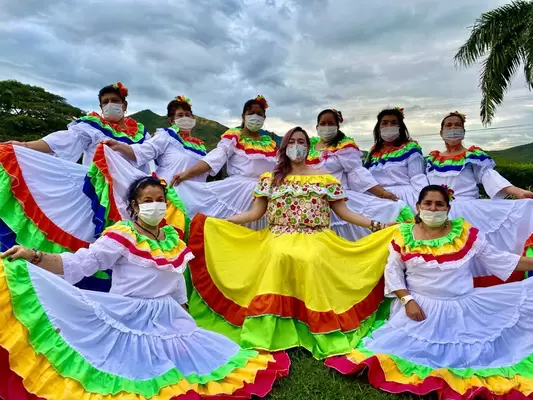 Con una ‘Chocolatada’ y actividades recreativas, Gobierno del Valle celebró la llegada de la Navidad con los adultos mayores de Bolívar