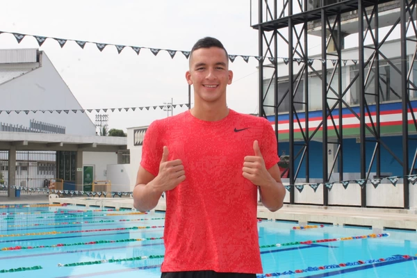 Juan Manuel Morales el ‘Chico dorado de la  natación’ se prepara para los Panamericanos