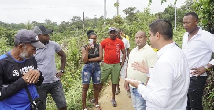 Comunidades de Ladrilleros y La Barra se preparan para las obras de la nueva vía que impulsará el turismo