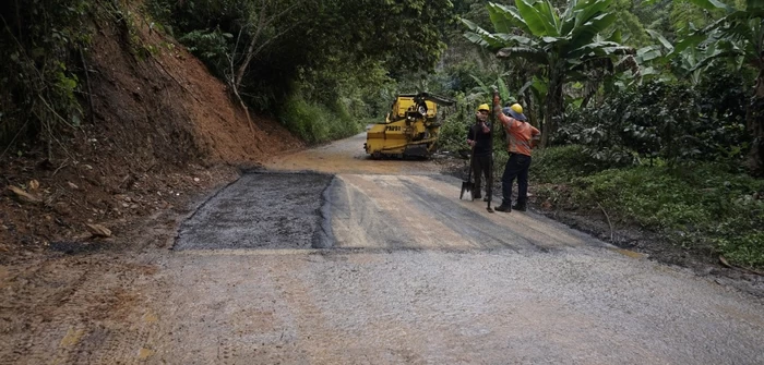 Con obras de mantenimiento periódico ‘La Ruta Invencible por el Valle’ llega a Argelia