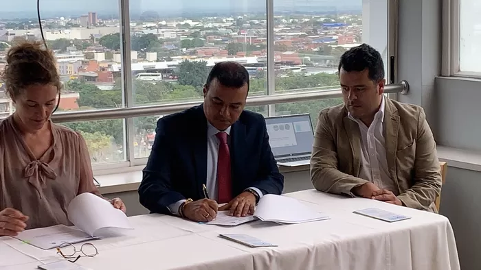 Acuavalle firma convenio con Países Bajos para la gestión integral del recurso hídrico en el departamento