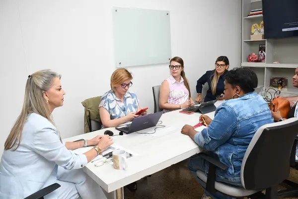 Con programas para cuidadoras y cuidadores, el Valle es pionero y fue incluido en Sistema Integrado del Cuidado del país