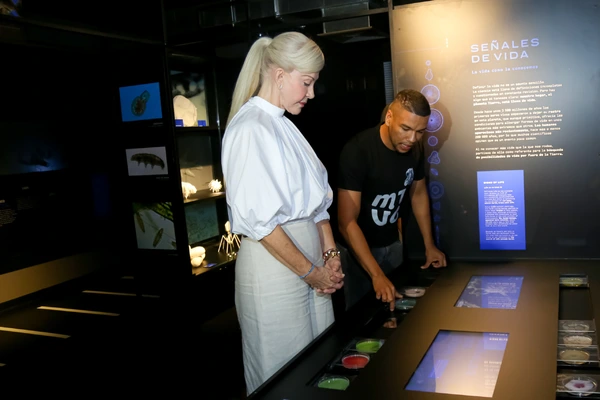 Descubre los misterios del universo en una experiencia interactiva en el MIVO de la Biblioteca Departamental